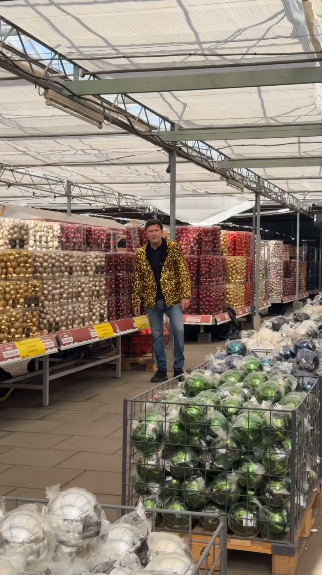 🎄 NUR NOCH 5 TAGE! 🎄⁠, ⁠, Am Freitag, den 25. September, ist es endlich so weit: Unser größter Weihnachts-Discounter aller Zeiten wird offiziell eröffnet! 🤩✨⁠, ⁠, Bist du zwischen 09:00 und 10:00 Uhr