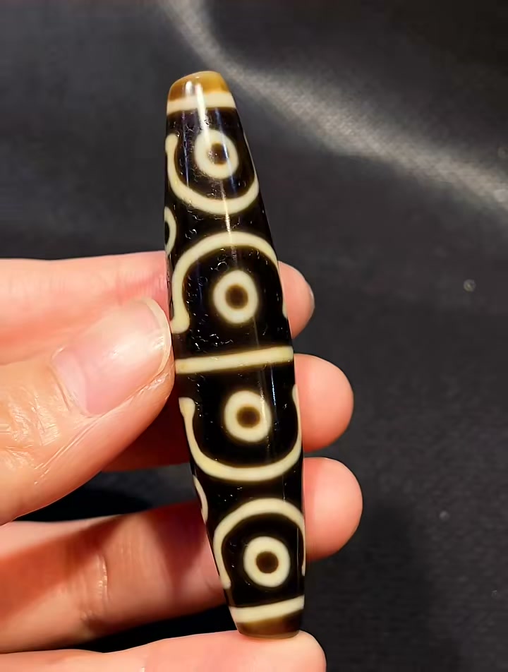 西藏天珠双虎牙朱砂老料天珠🎉折扣价💰RM:50 一物一图，珠子老气，包浆
