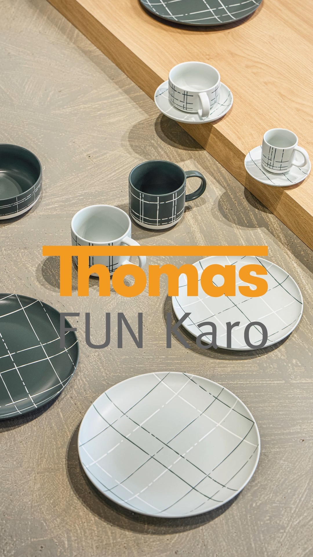 Where style meets connection! , Inspired by the meeting of lifelines, the hand-drawn, relief chequered lines in green tones make every gathering unforgettable. With its stoneware-like finish, Thomas