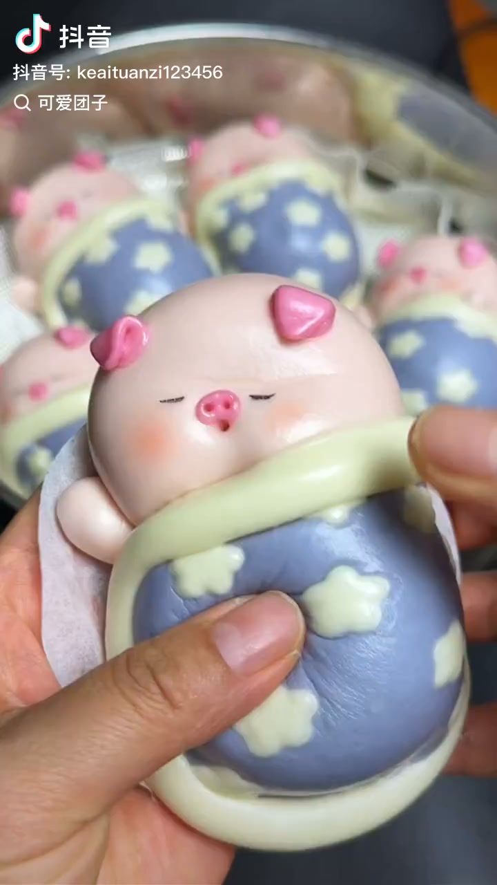 蒸し上がったら、ブタが布団の中でぷくーって膨らんで、すやすや寝てる