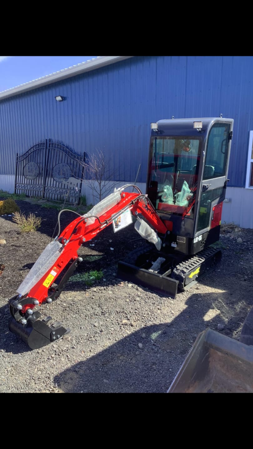 Bennys Auctions is live now. | By Bennys Auctions