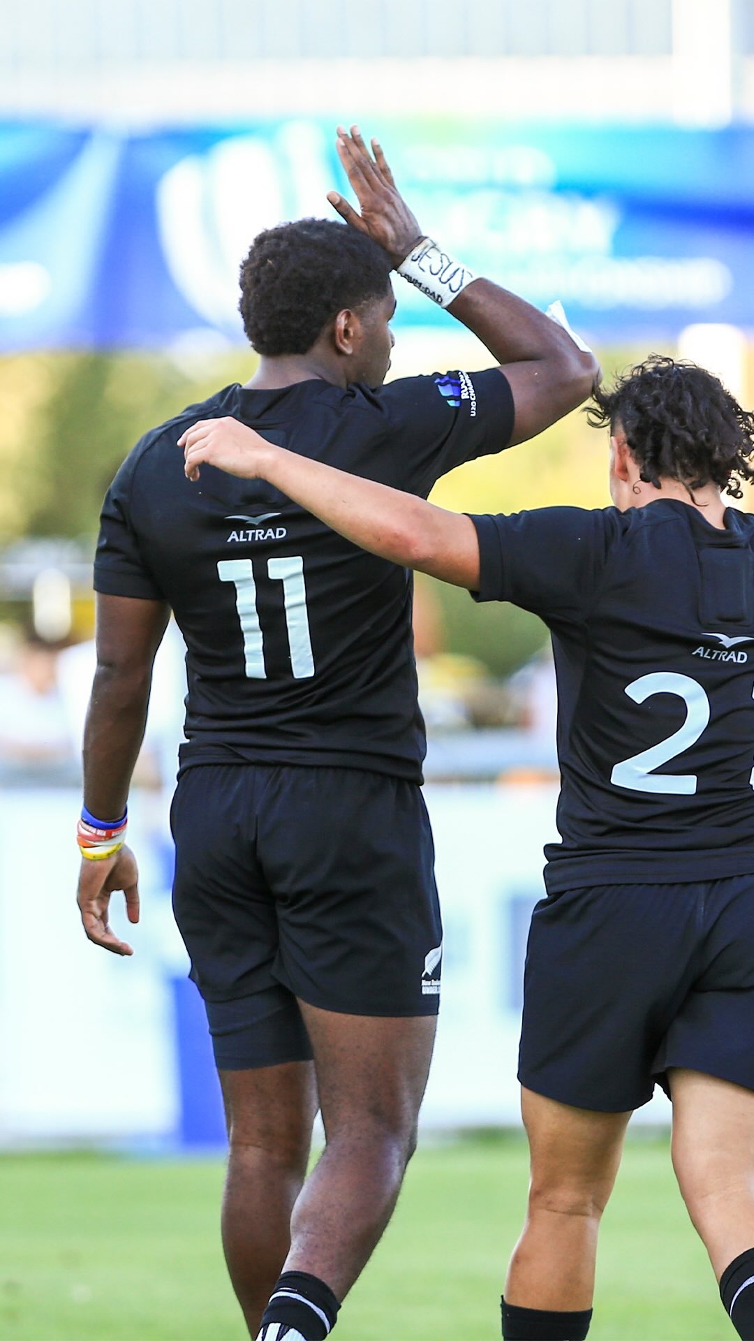 It was fins up in Italy for Maloni Kunawave 🦈 #NZU20s | New Zealand ...
