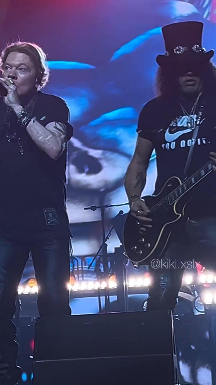May 13 2025 #thailand #bangkok 🇹🇭 Slash Guns N' Roses 🎩 🤘🏻 🎸 🌹 #Slash # ...