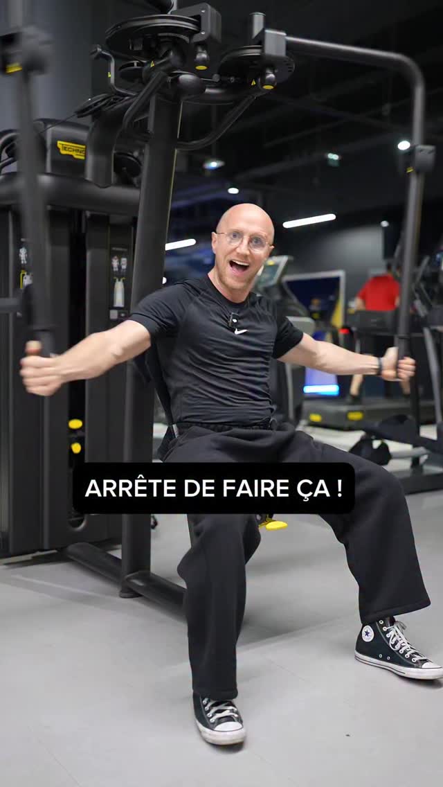 👉 Machine phare des salles de musculation, le butterly est un excellent ...