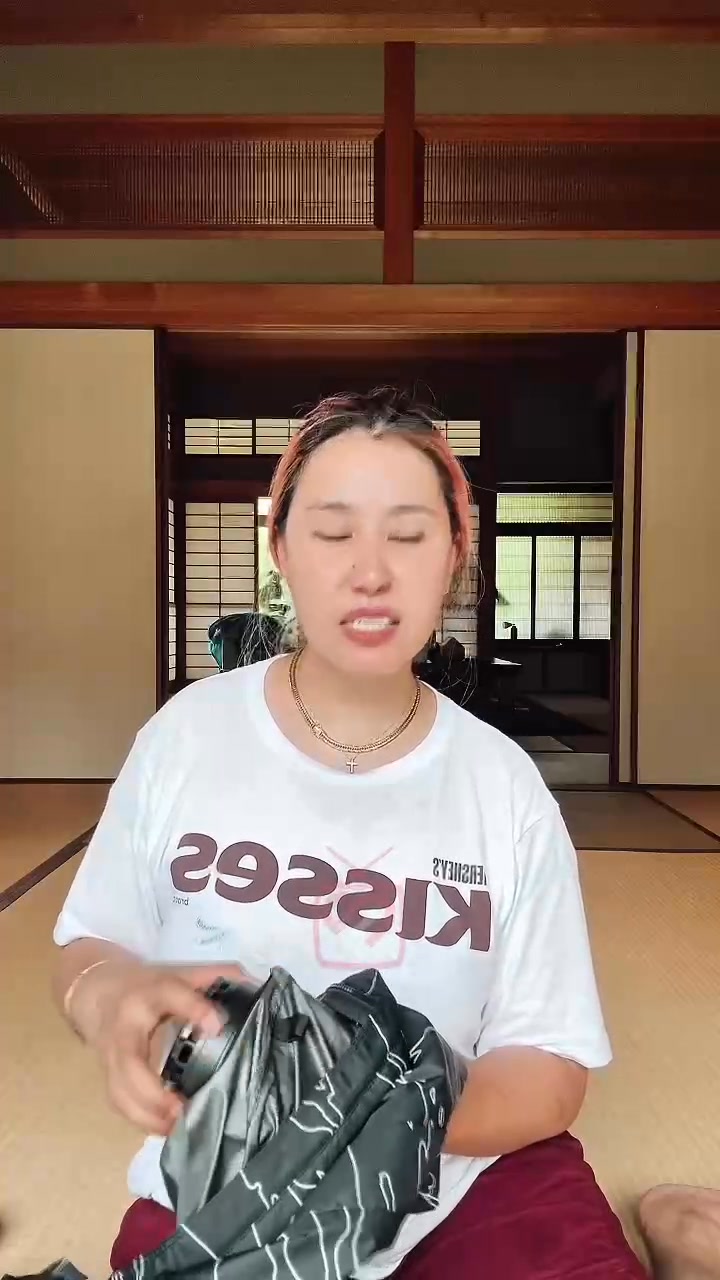 Sobrang inet pero Naka Jacket? sa pinas sabe ng Matatanda wag daw ...