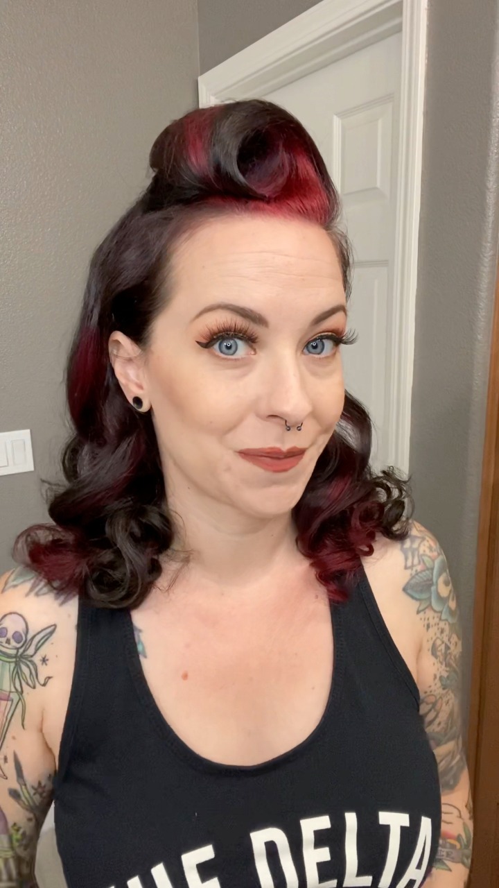 Barrel roll hairstyle #hairstyle #hairtutorial #rockabilly #barrelroll ...