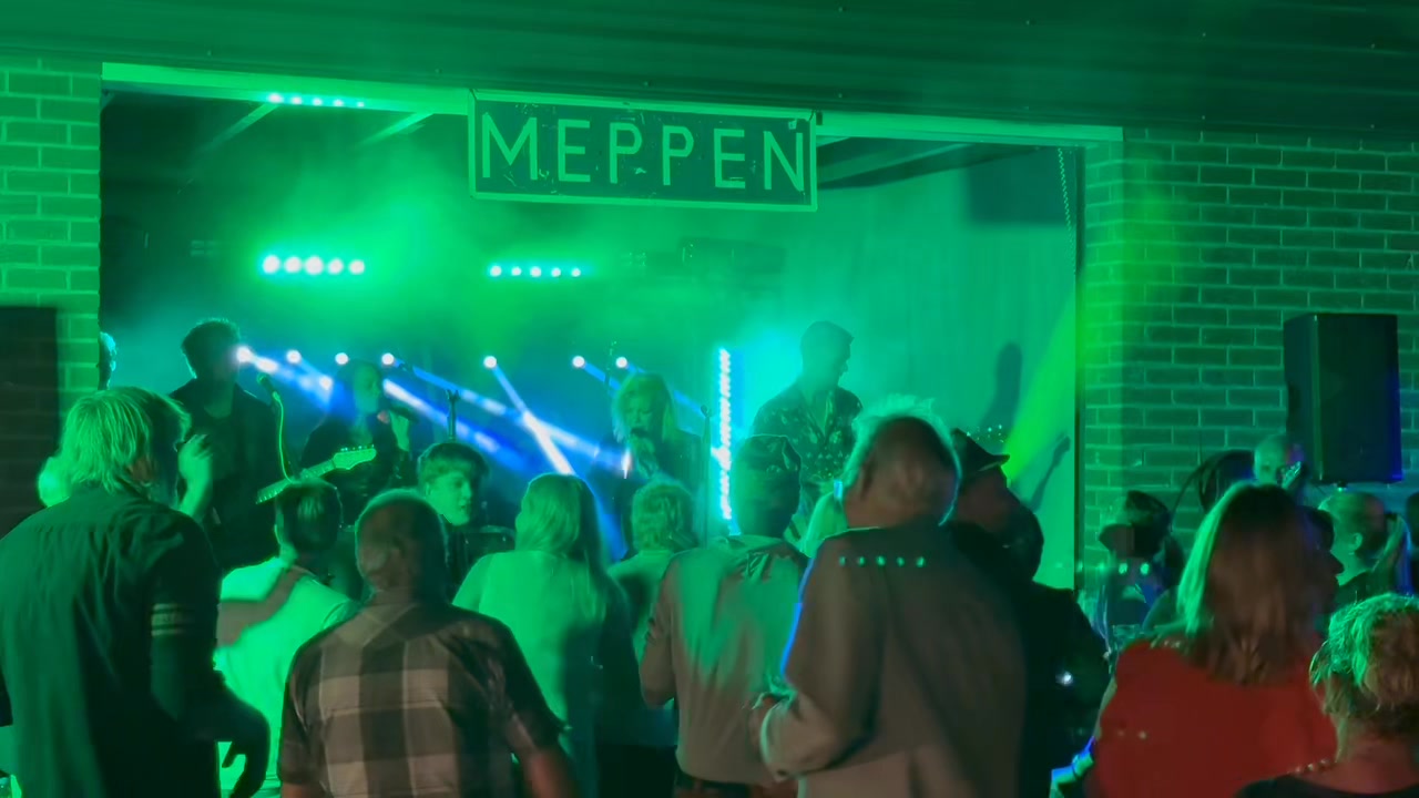 Meppen ging los!🎊🎶🥂 ️ Als we een booking hebben vinden we het maar al ...