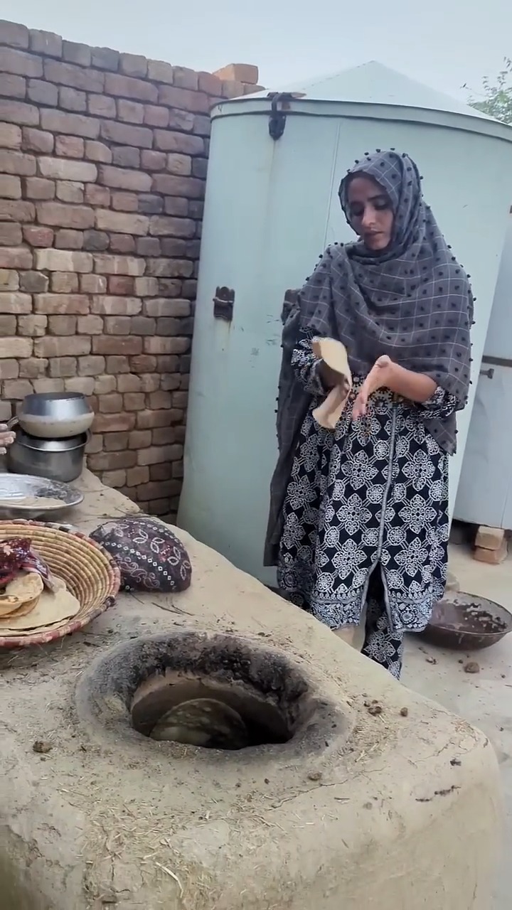 How To Make A Tandoori Roti #short #shorts #shortbeta | Kosar Irfan ...