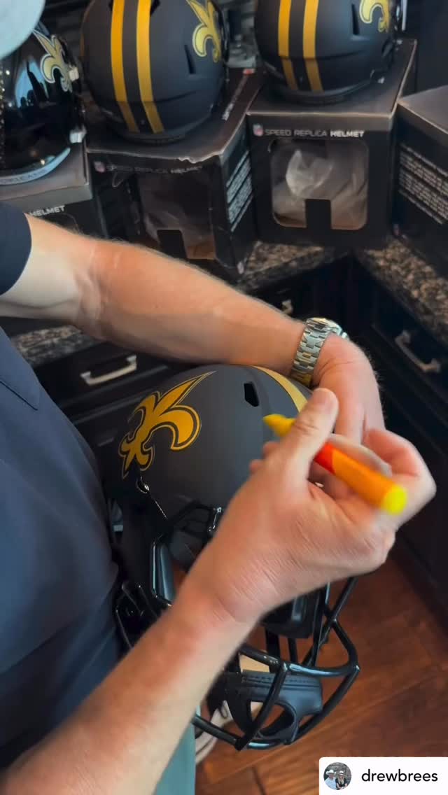 drew brees football helmet Autographed New Orleans Saints Proline Full Size Eclipse Sp  EMPIRE SPORTS USA This helmet has been hand signed by Brees and comes with the Beckett witnessed hologram and certificate of authenticity DREW BREES SIGNED AUTOGRAPHED PURDUE