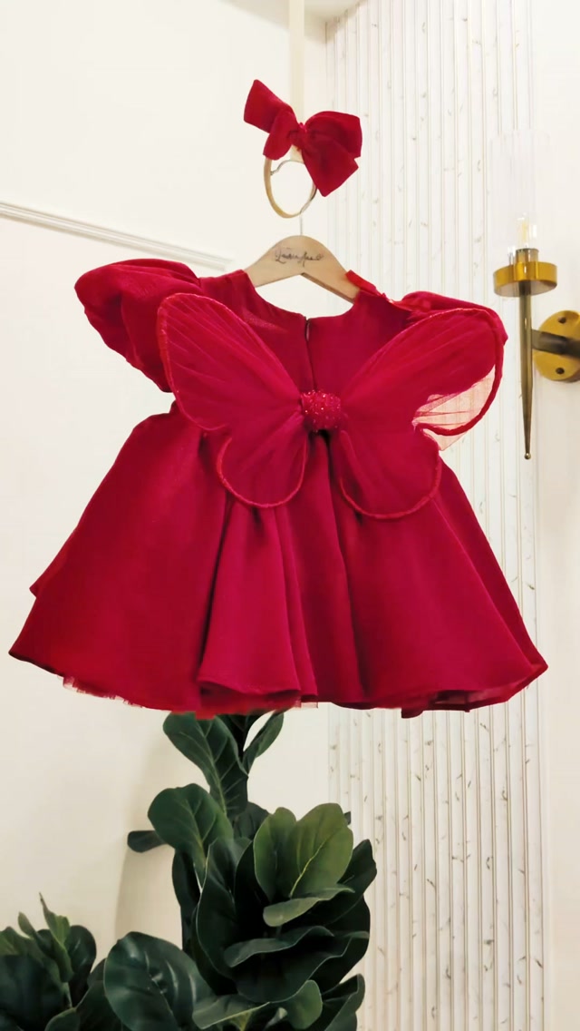 Make her first birthday unforgettable in our Ruby Red couture dress — comfortable fabric, lots of tulle fabric for fluff and gentle lining for all‑day comfort. Shop at LaurenAnn.in