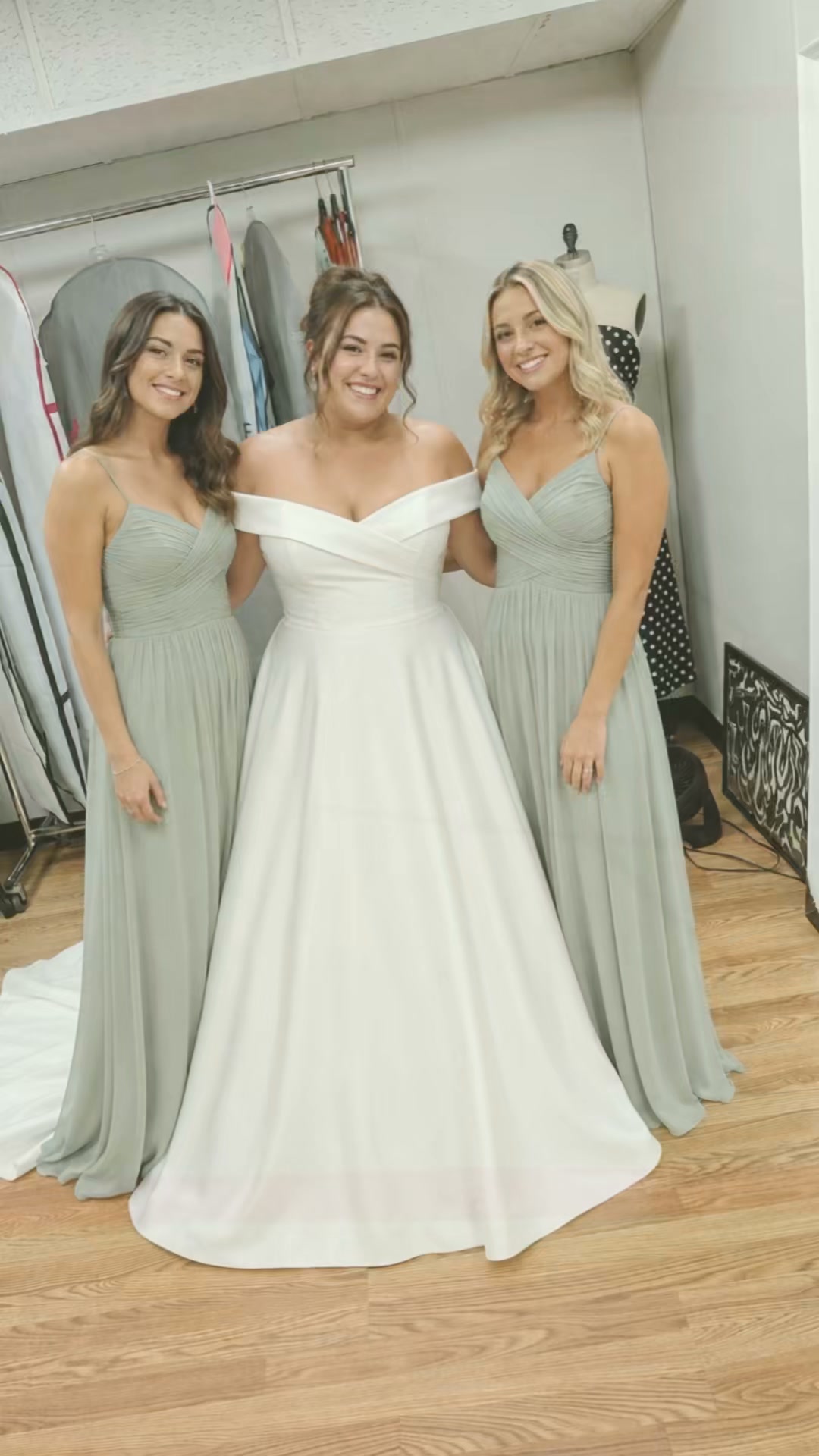 As the 2026 wedding season slowly winds down, I’m feeling incredibly grateful. 💗, The last five and a half years have been stressful, and there were times I honestly wasn’t sure I would still have my 