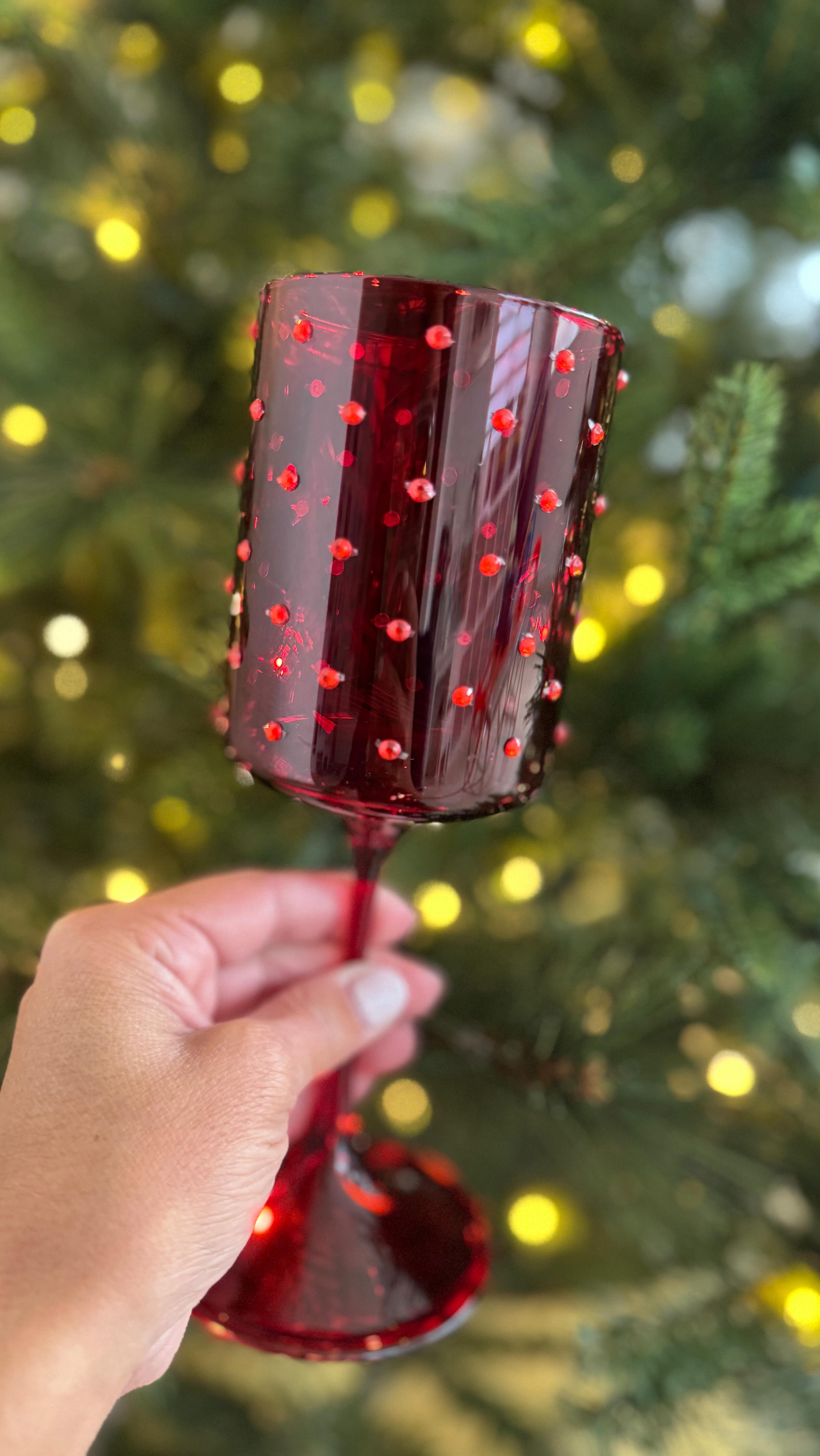 ¡Listos para celebrar! 🍾 ¿y tu, ya estás ready? 🎄 #EnCapriNosVemos ...