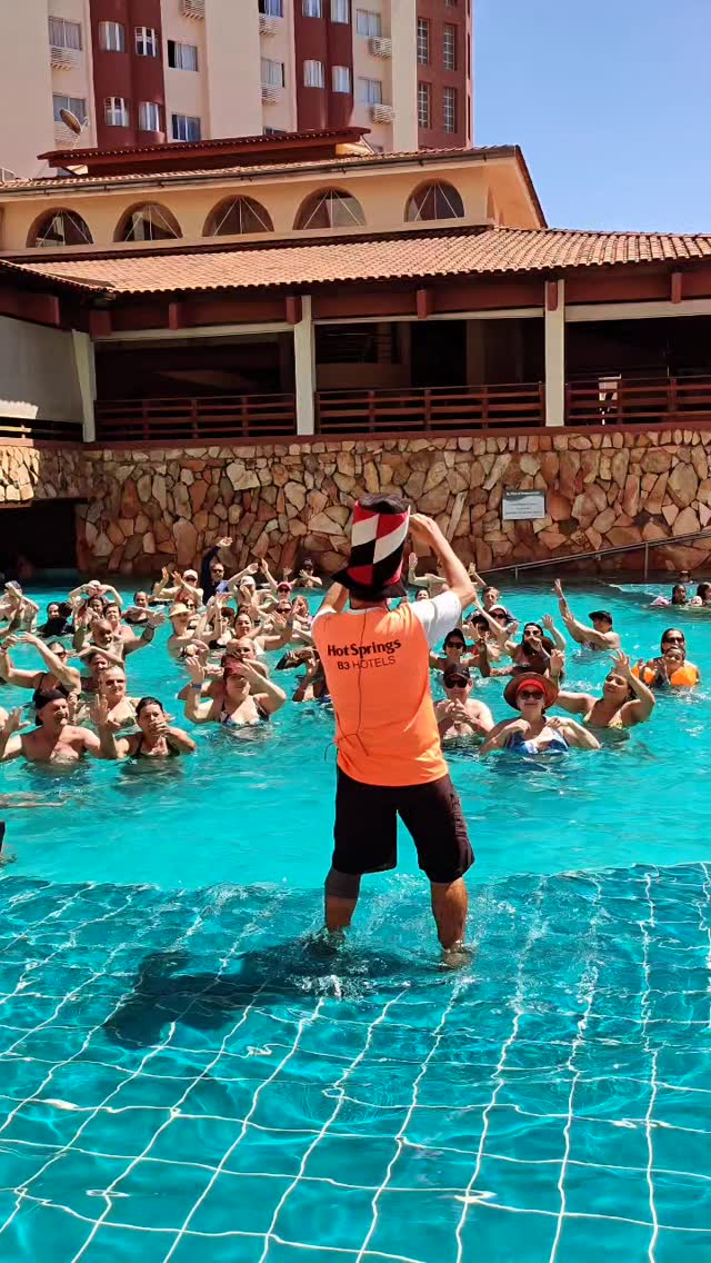 Fica amor ️ dancinha mais pedida na hidro aqui no Hot Springs | Wirley ...