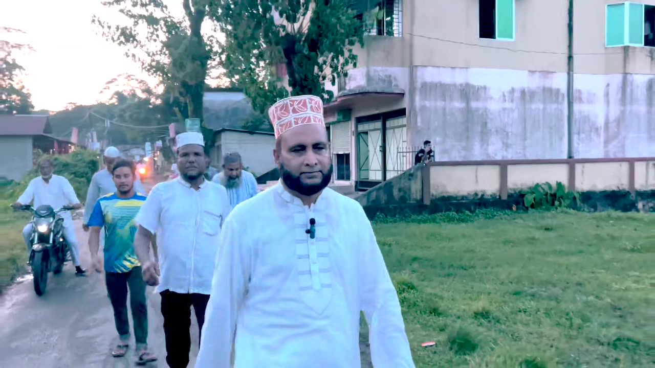 নানান প্রার্থীয়ে আসন ভড়া, লোকমান ভাই মার্কা মারা। মাওলানা লোকমান আহমদ