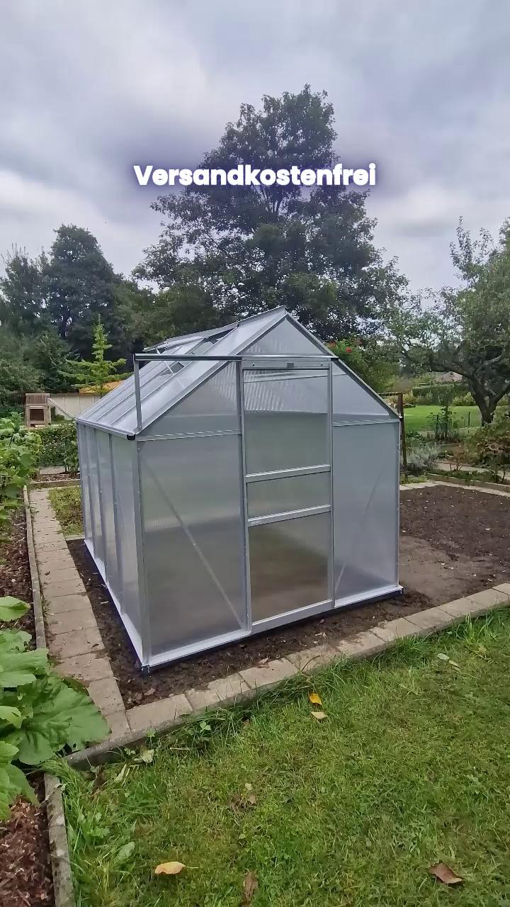 🌱 Der Herbst ist nicht das Ende deiner Gartensaison! Mit Gewächshaus schützt du deine Pflanzen zuverlässig vor Wind, Regen und plötzlichem Kälteeinbruch. So kannst du auch im Spätsommer & Herbst noch frisches