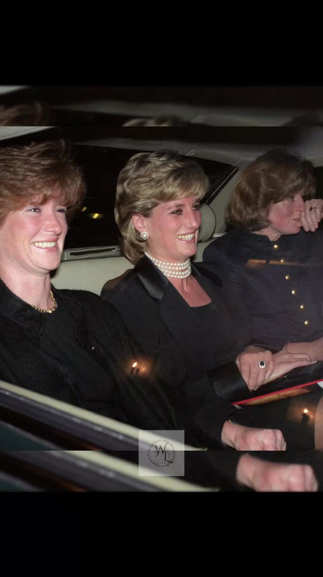 📷Princess Diana with ballerinas from the English National Ballet