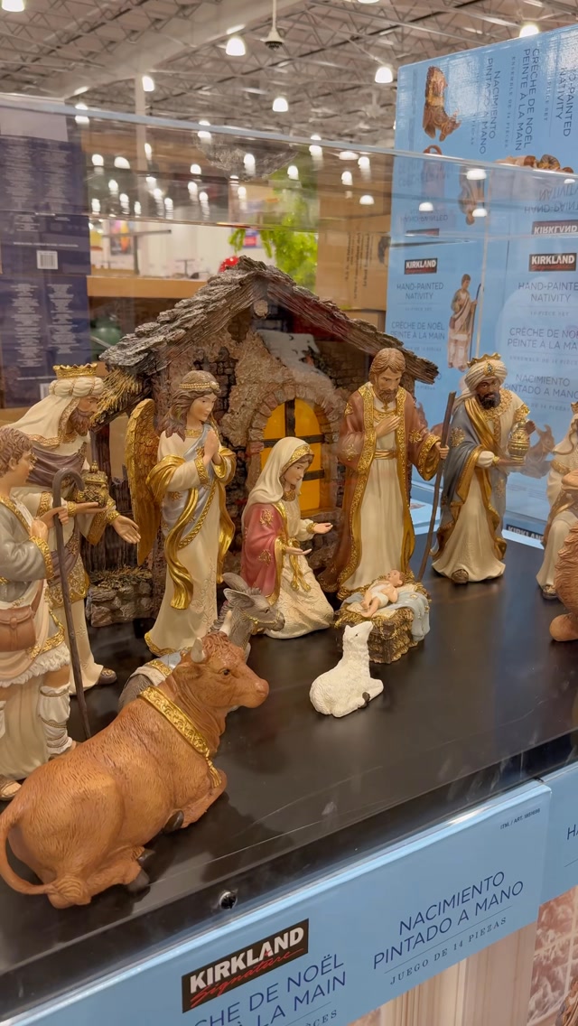 Wow! The 14 piece Nativity Set is back once again 😄 ✓Kirkland