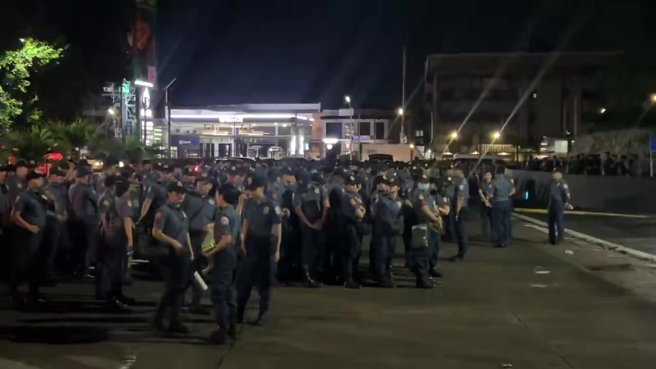 WATCH: As of 4:30 a.m., the police force began their formation at the ...