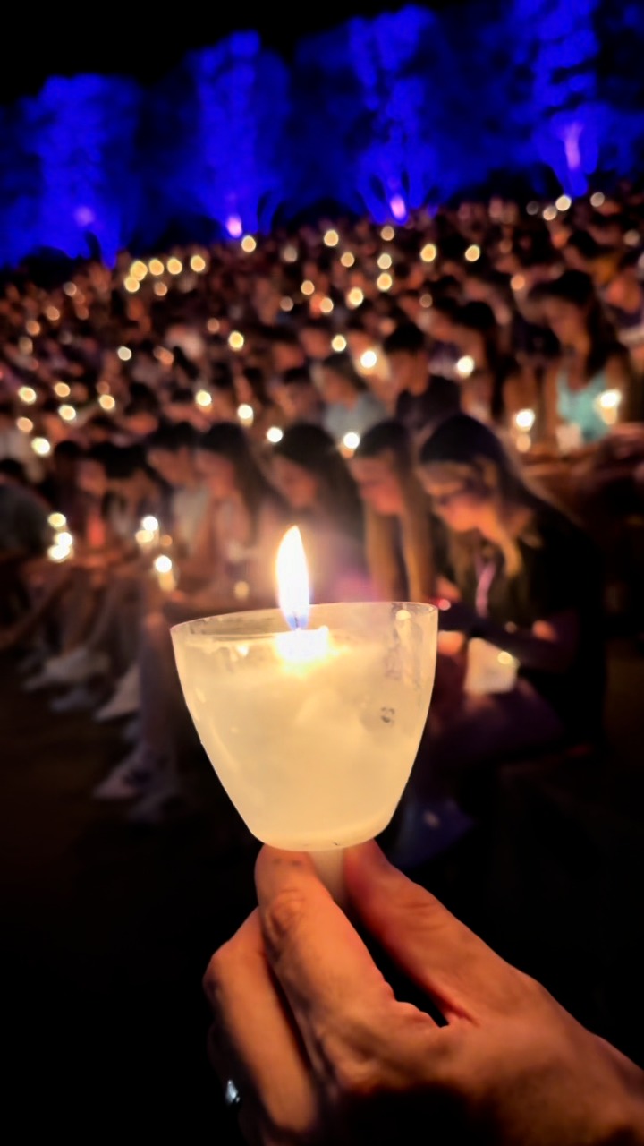 katre klow The most special night welcoming #ACU30 with one of our favorite traditions, Candlelight Devo. 💜 Glutathione Tad 600 mg Volume:1L hydration lotion