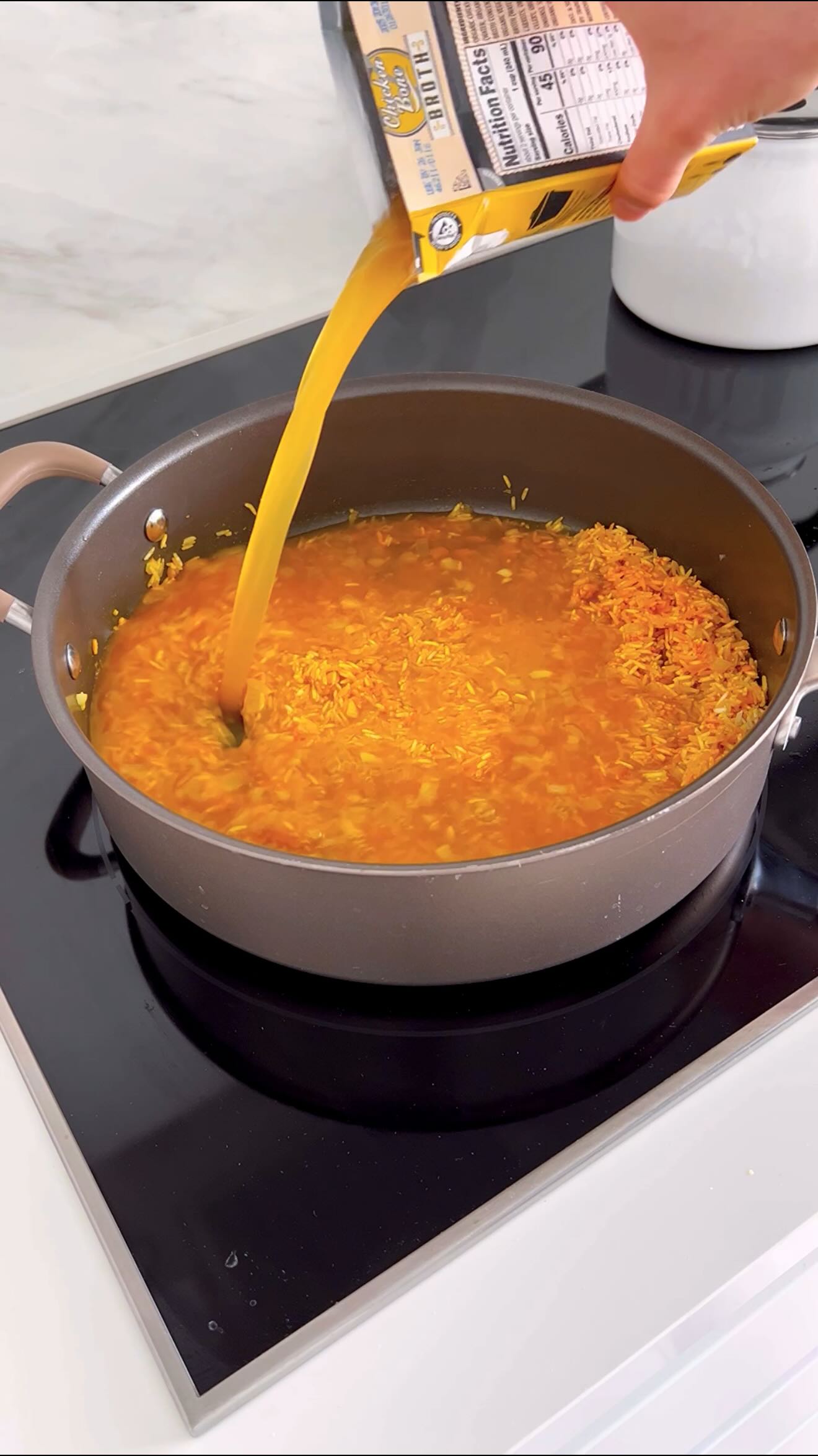 This TURMERIC RICE is anti-inflammatory, protein-rich and so delicious ...