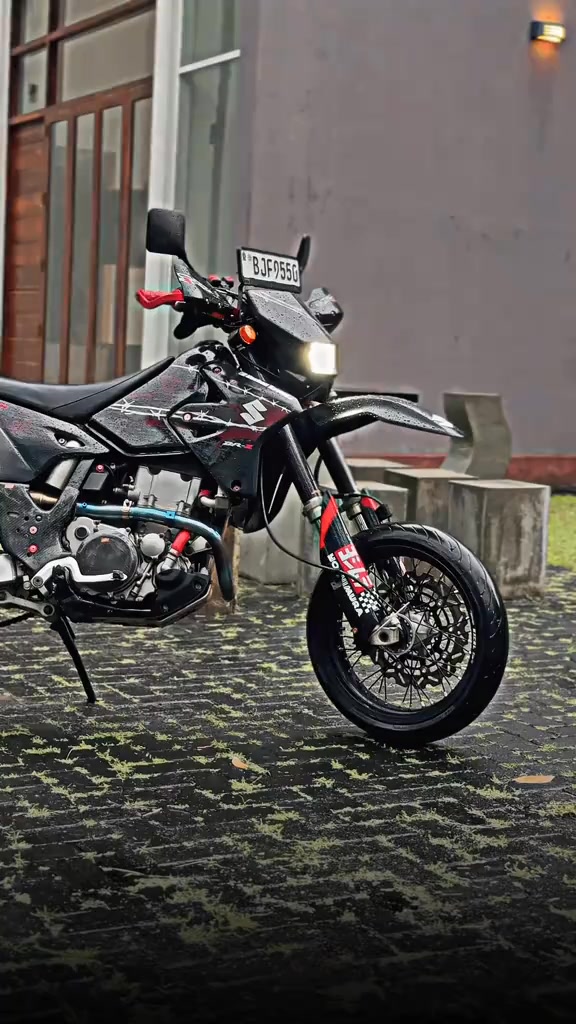 Rocket🥹🚀💯🤍 . . . . #happiness #wrx #D_tracker #Drz #Gullarm #Husqvarna ...