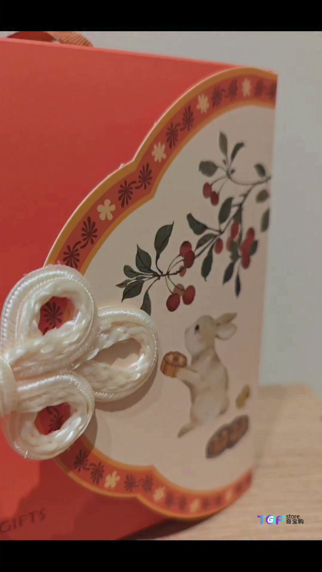 先考楳嶺真蹟鏡餅画 箱 西湖敬题 Teo Jia Wen on Reels