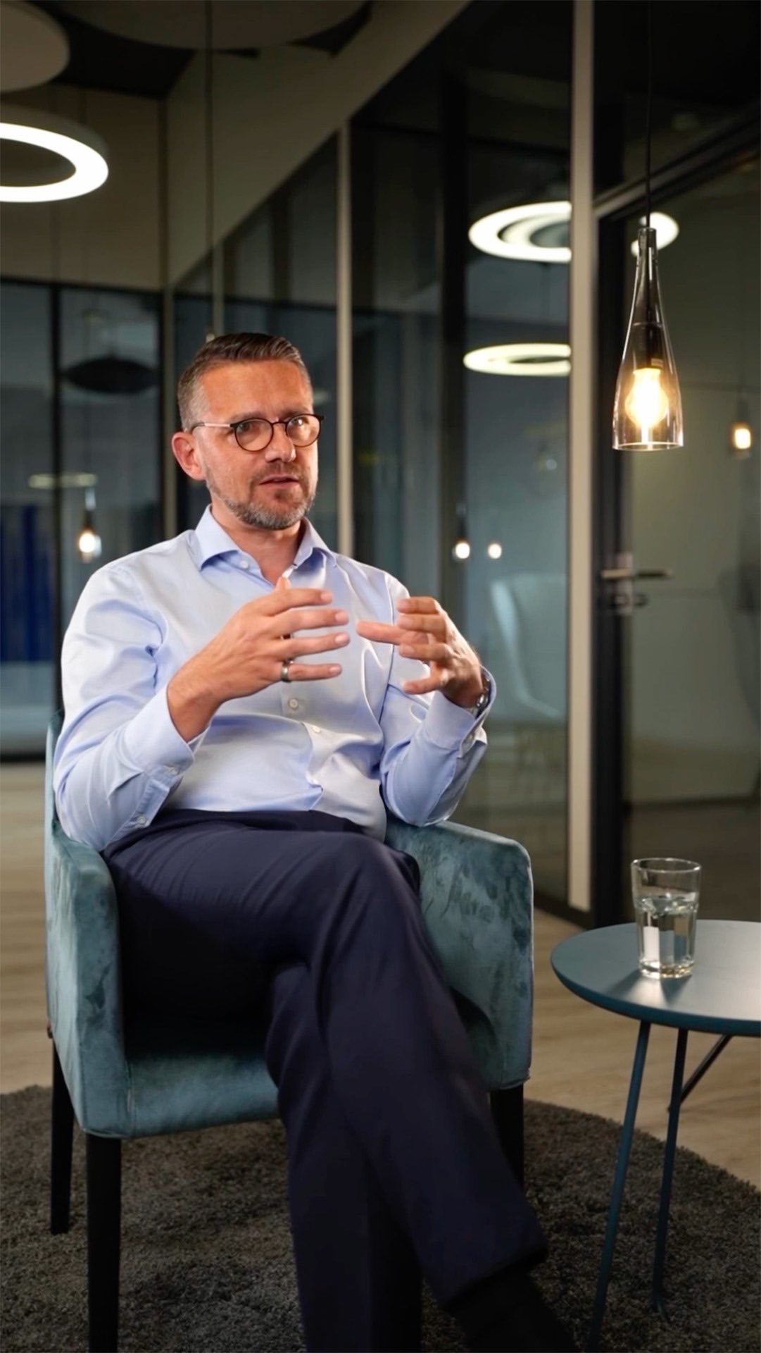 „Wir wollen Online-Shop und Filiale verbinden!“, Geschäftsführer Martin Stephan spricht im Interview darüber, wie der Möbelhof neue Wege geht und den Möbelkauf revolutioniert – für Euch vor Ort und