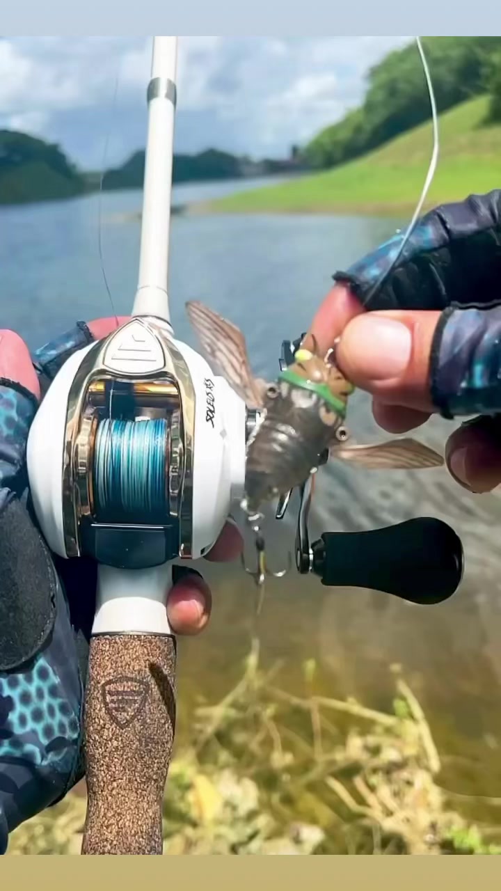 abu garcia black max max drag X Low Profile Baitcast Reel, Size LP (1539734), 4 Stainless Steel Ball Bearings + 1 Roller Bearing, Synthetic Star Drag, of 15lb | 6.8kg, Left-Handed Abu Garcia Max X water_type:ice baitcasting reel for redfish Gear Ratio | Handle Position:8.4:1 | Right Handed