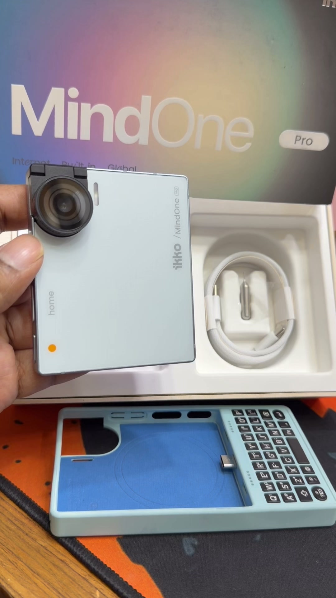 iKKO MindOne Pro 1 Physical Sim, 8/256GB including an attachable