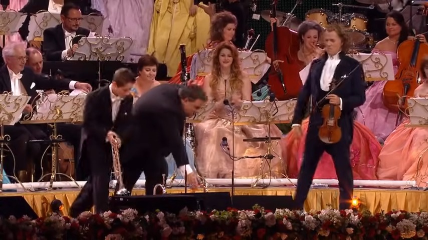 🌺A heartwarming moment: Romano and his dad with André Rieu’s orchestra ...