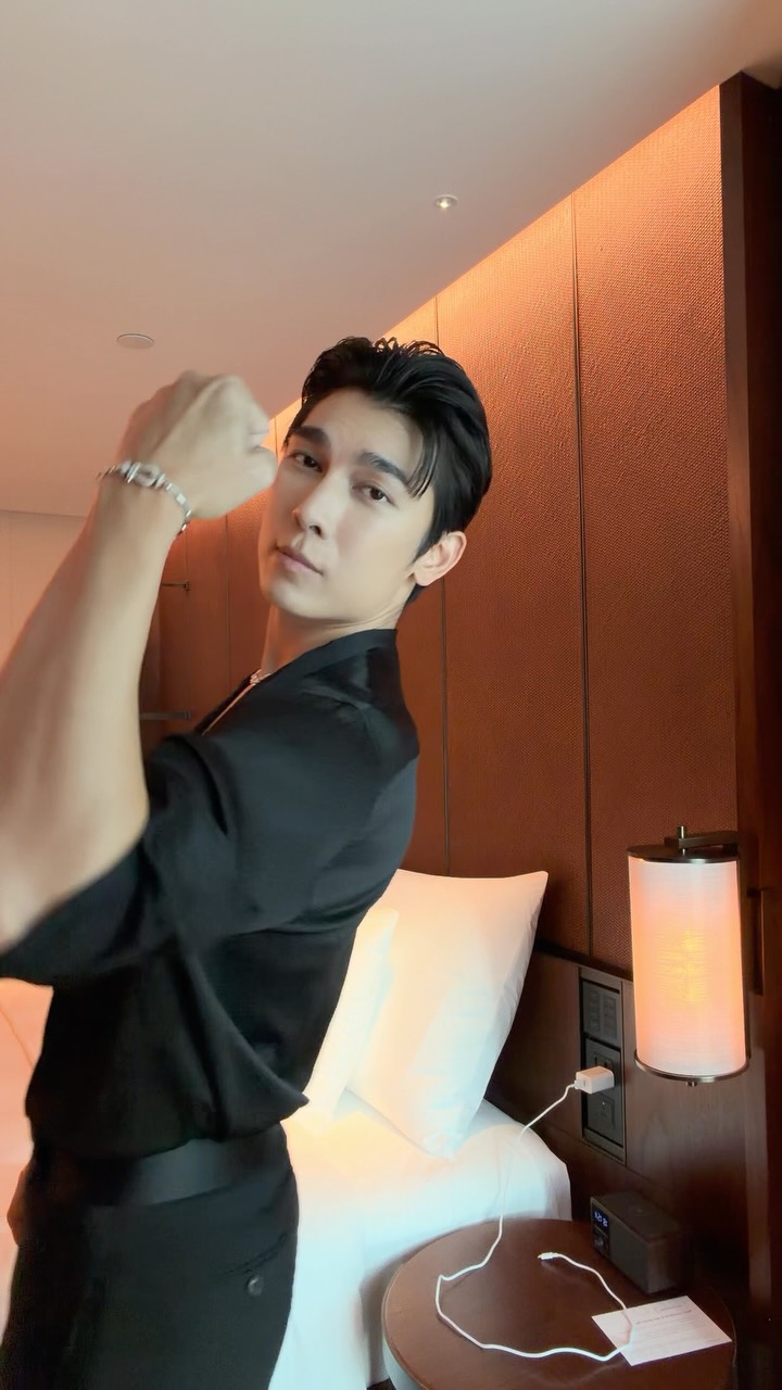 Melvin Jong (@mew.suppasit) • Facebook