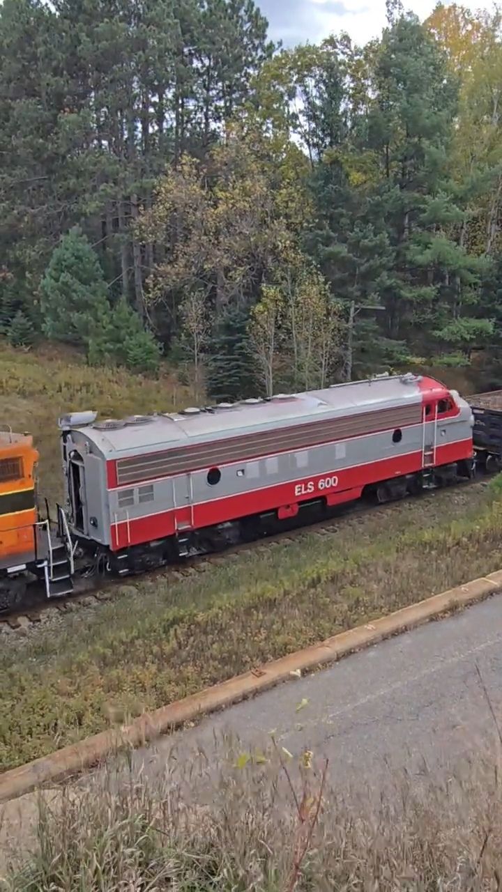 Easy ride back north for this GP38 and FP7A towards the mill..