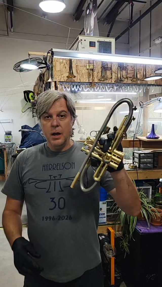 Here's Charlie Porter demonstrating his new Unity B2-7 mouthpiece
