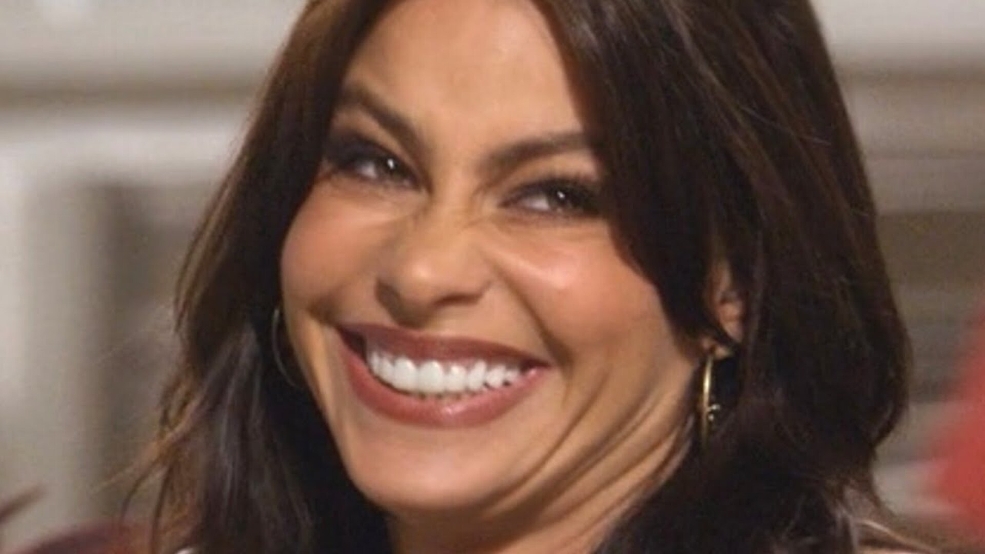 these-bloopers-only-made-us-love-modern-family-more-modernfamily
