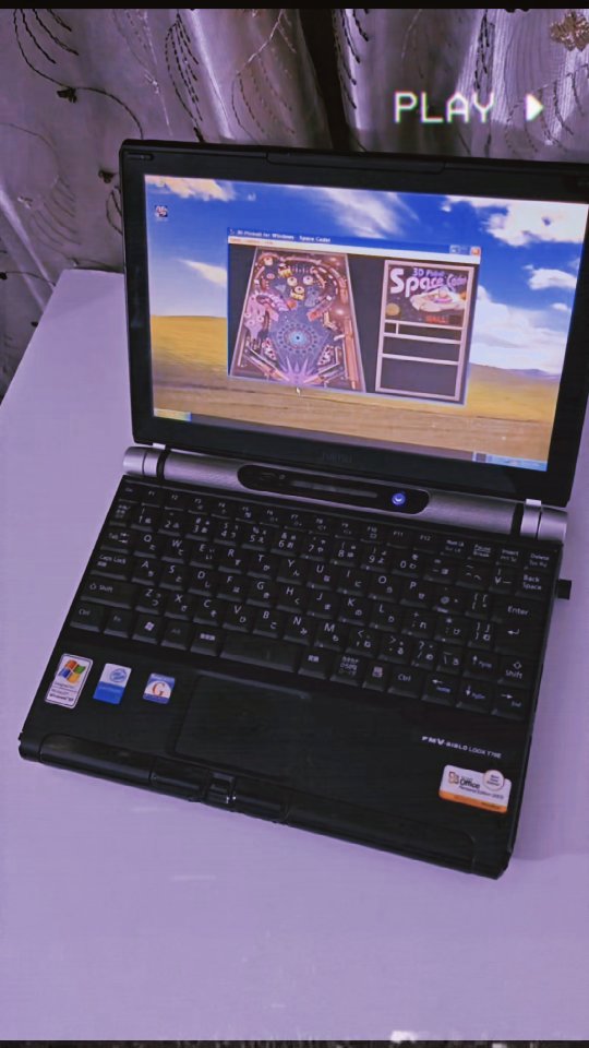 Taking a trip back to 2003 with the Fujitsu FMV-BIBLO LOOX T70E