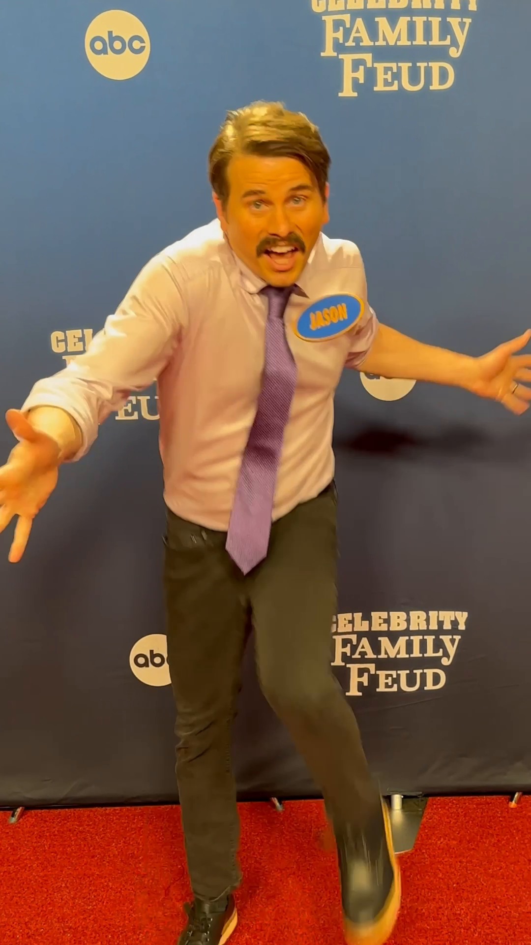 Now this is the official #CelebrityFamilyFeud dance 🤌 Don't miss Team ...
