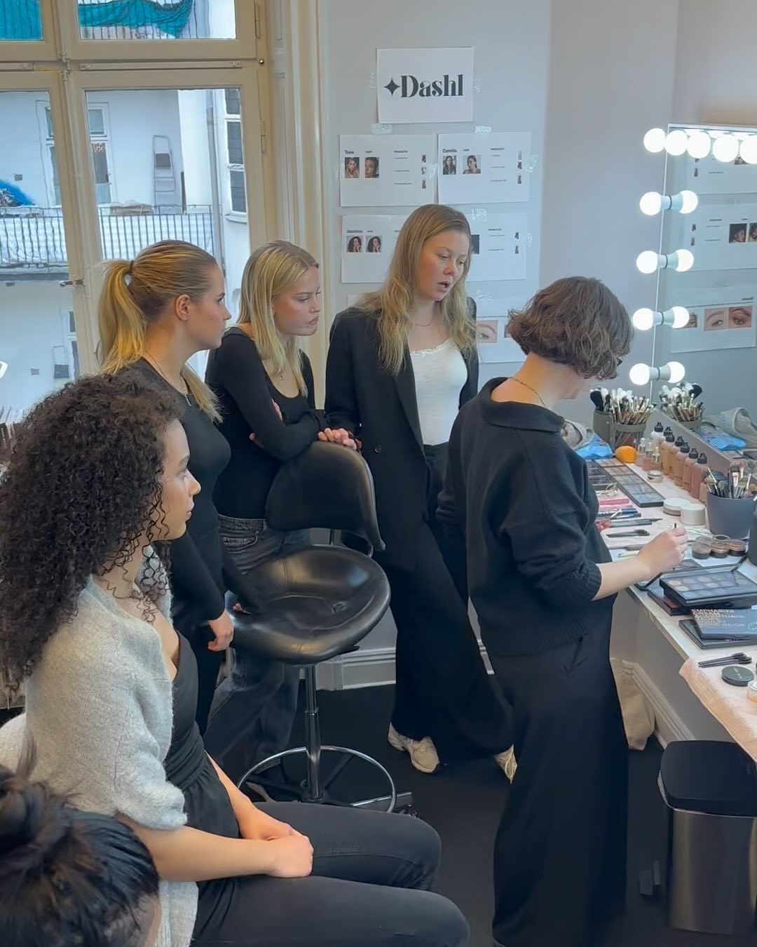 Sveriges främsta yrkesutbildning för Makeup-Artister. På skolan eller ...