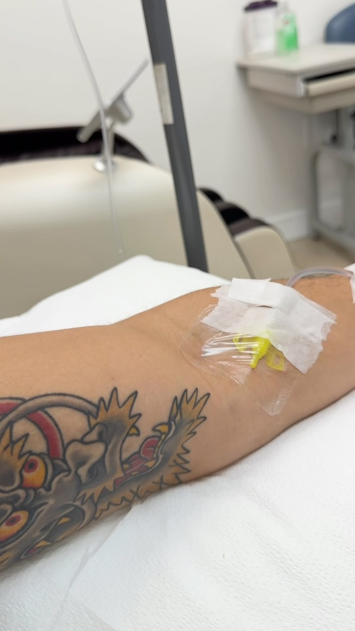 glutathione iv las vegas Back at American Medical Wellness, my go-to clinic in Vegas., This time I stopped in for to support recovery, immune function and antioxidant levels., American Medical Wellness takes a Boyfriend Gift