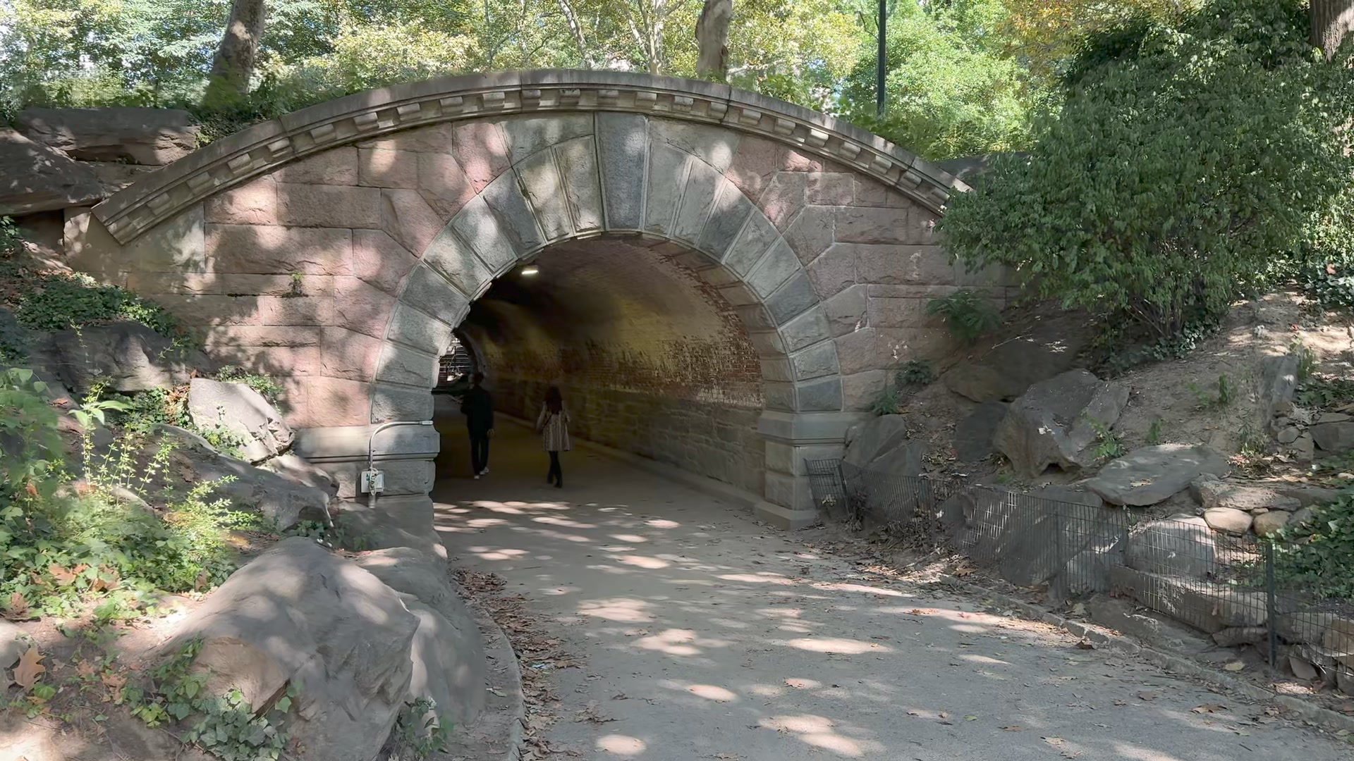 Historic Film Locations | Home Alone 2 “Lost in New York.” Inscope Arch ...