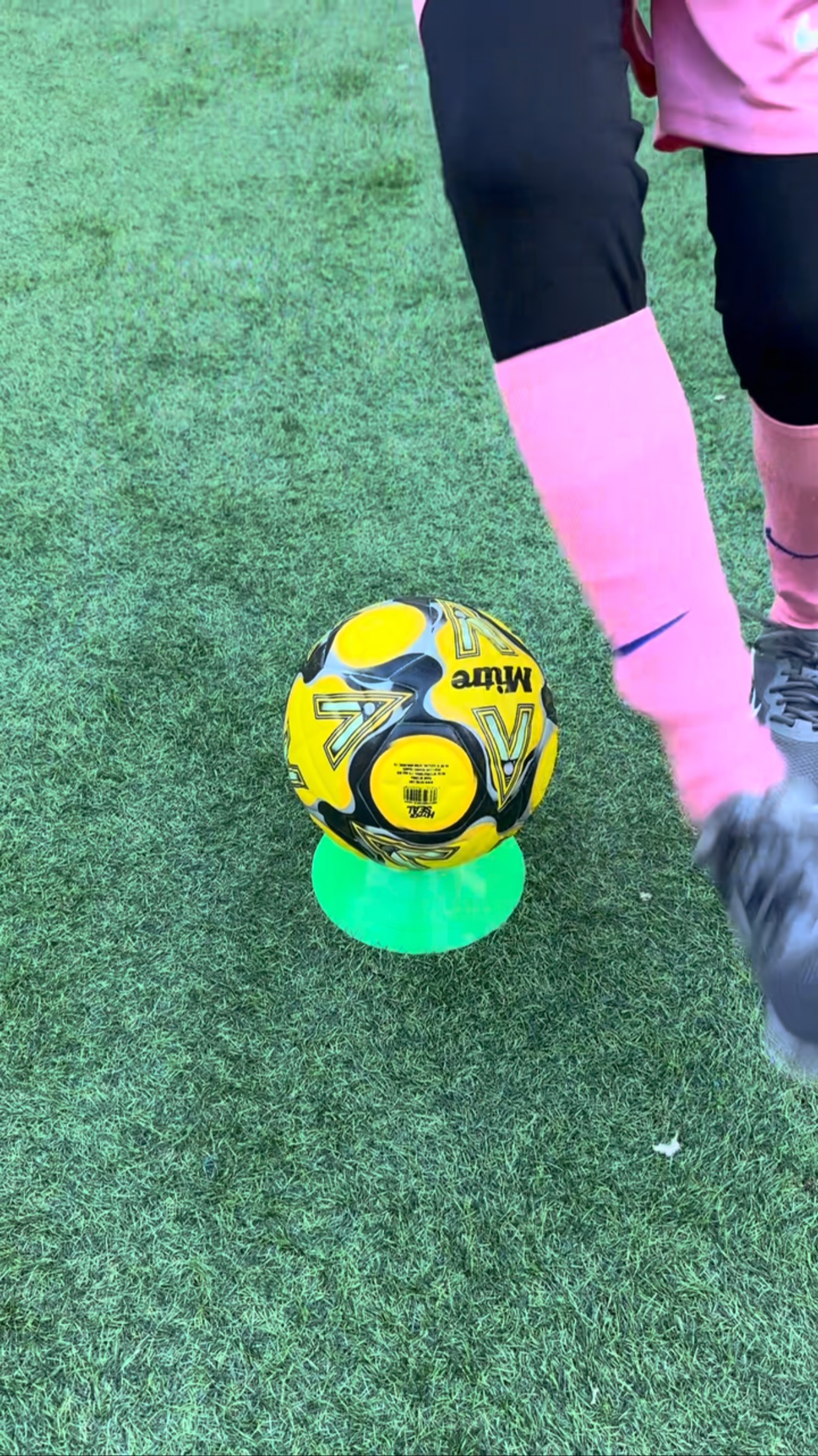 Practice makes perfect 🤩 #skills #workregardless #football #viral # ...