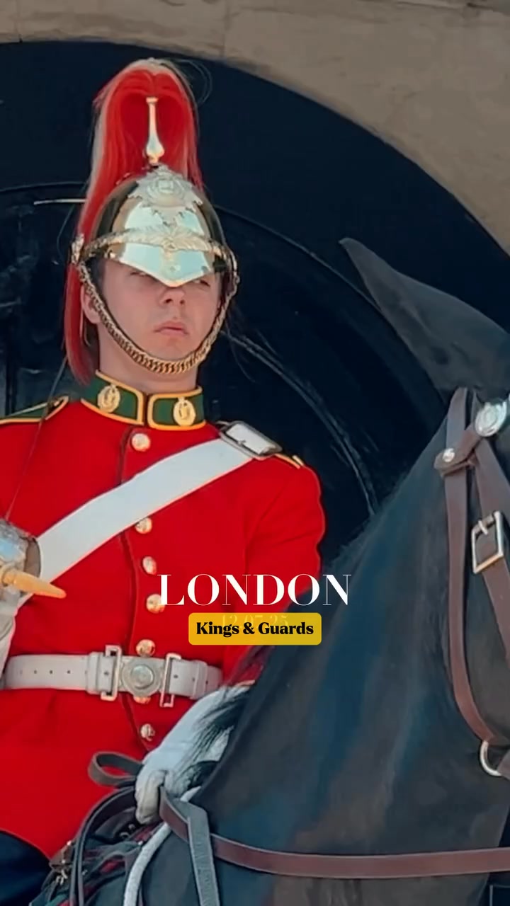 OUT OF THE BOX!💂😤 Canadian Guard Very Angry at tourist! #kingsguard # ...