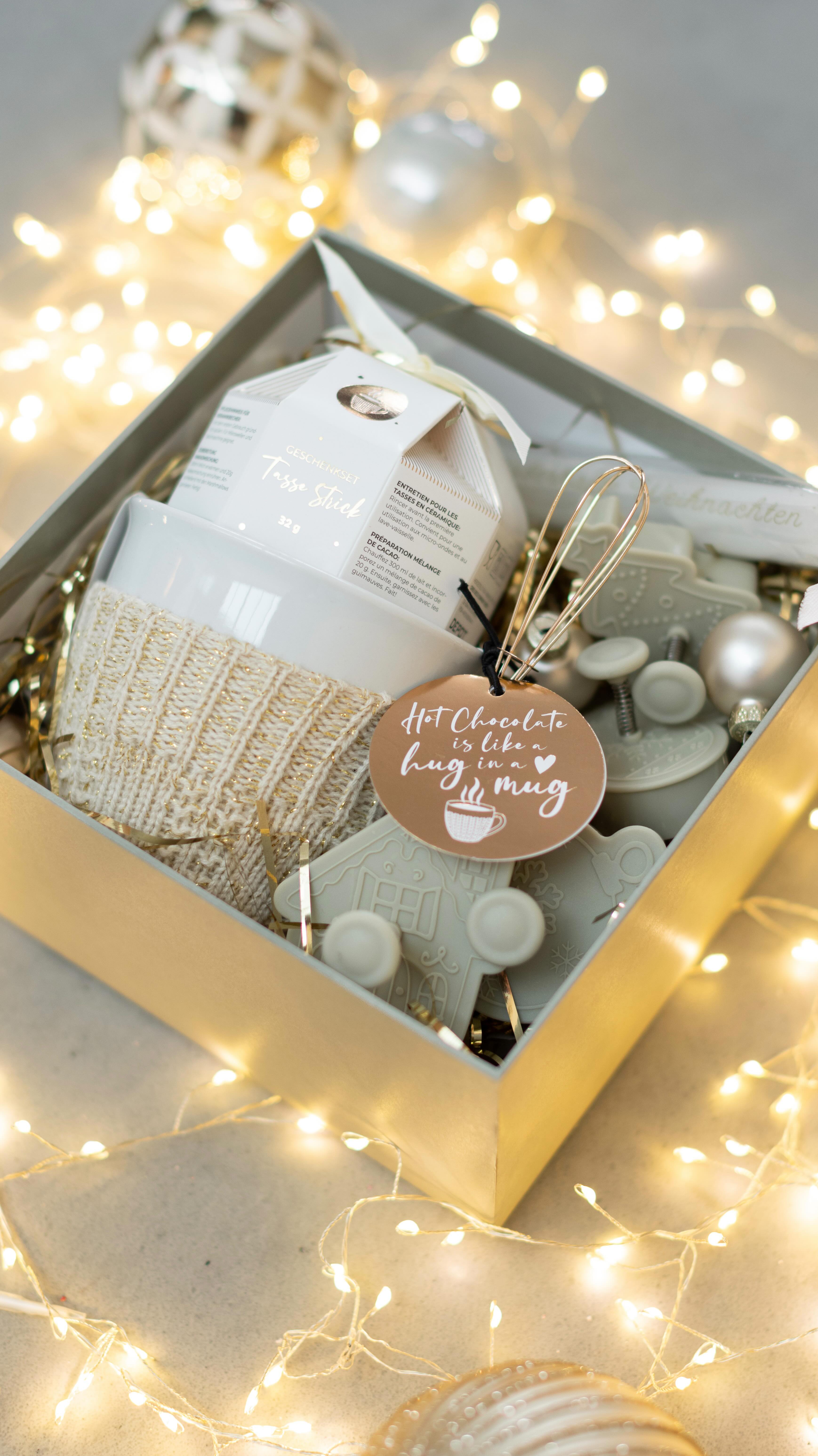 Euch fehlt noch die passende Geschenkidee für einen Backliebhaber oder Hobbybäcker!👩‍🍳🍪 Bei DEPOT findest du süße Geschenksets und viele tolle Kleinigkeiten aus unserer Backwelt wie Ausstechförmchen