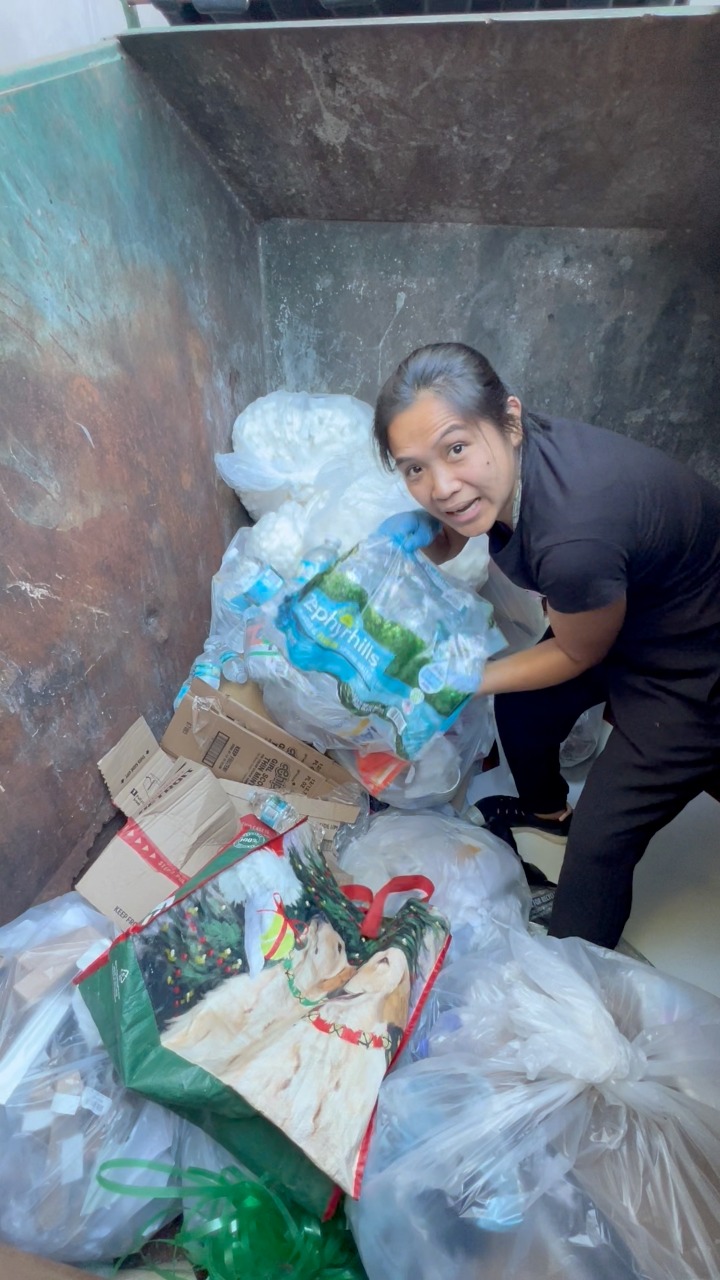 Walang hiya na basurera Inday roning dumpster diving | Inday roning ...