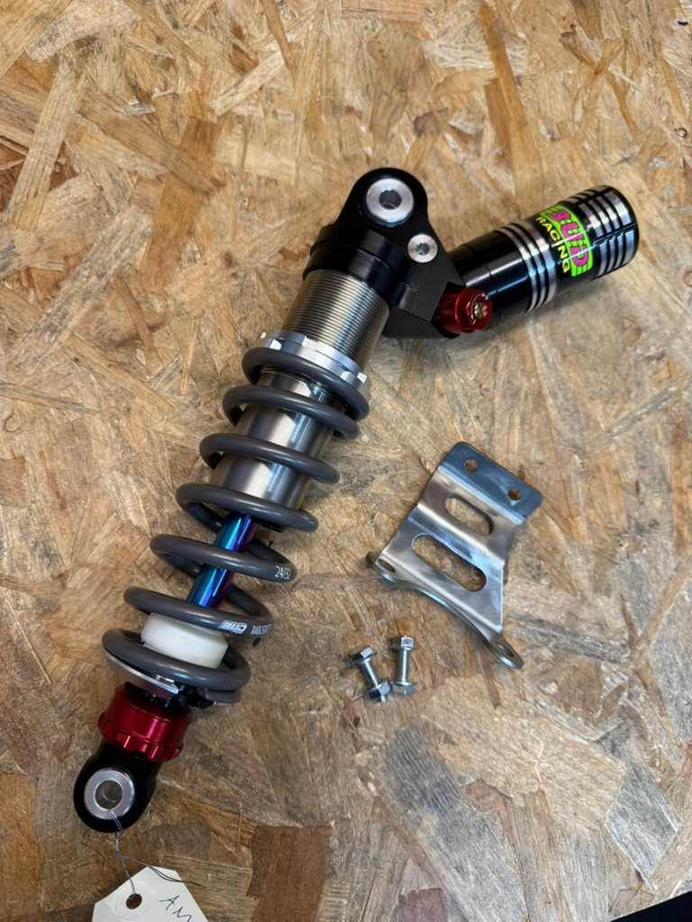 Assemblage d'un amortisseur Bud Racing complet spécialement conçu pour ...