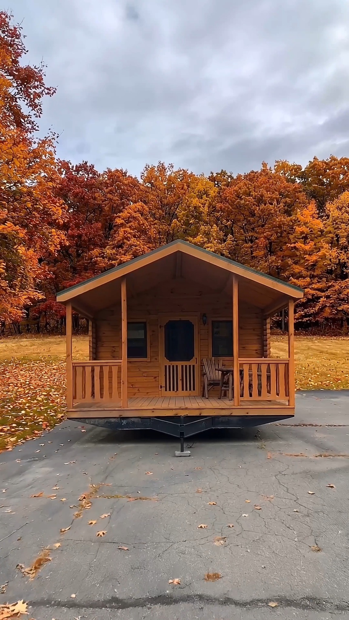 Attractive park model cabin with front porch 😍 | Mountain Cabins