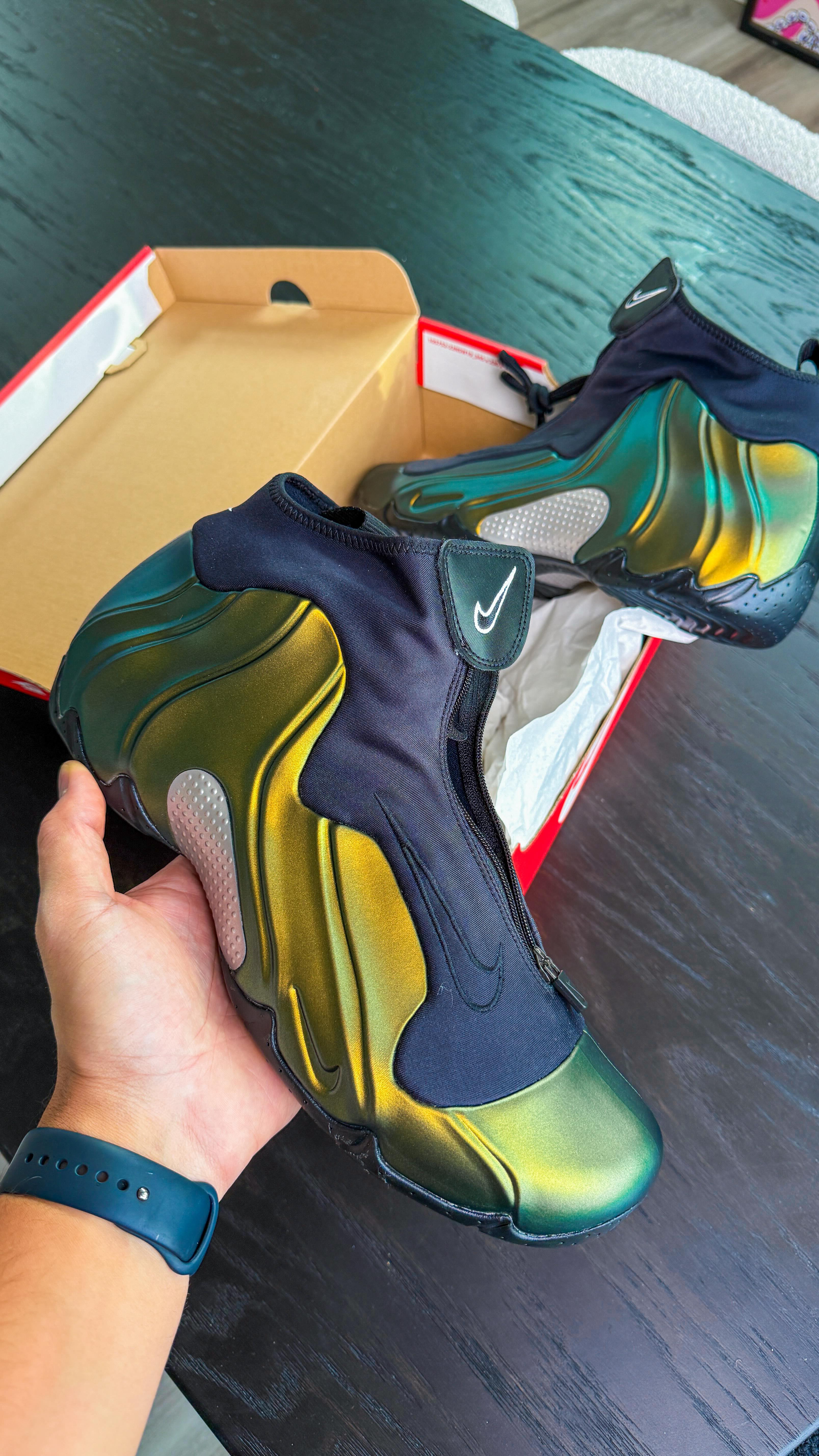 靴 NIKE posit gold The Nike Air Flightposite Metallic Gold will forever be a