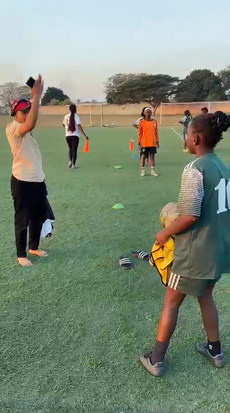 Ninika a nossa embaixadora, grande craque, a demonstrar como se faz ...