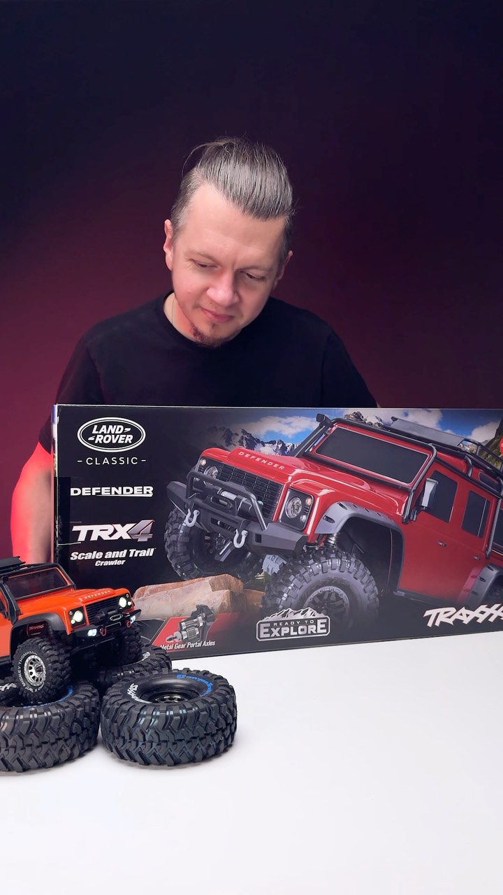 The legendary TRX-4 Land Rover Defender 1/10 scale from Traxxas just ...