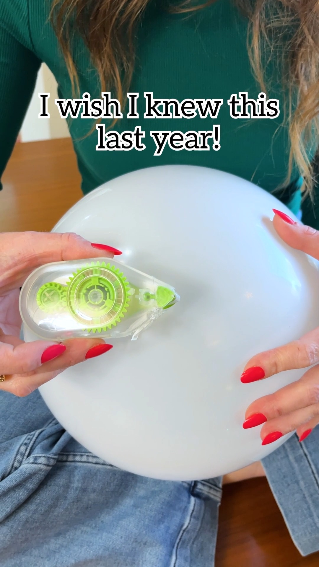 DIY Balloon Ceiling 🎈 No helium needed! Use double sided tape to make ...