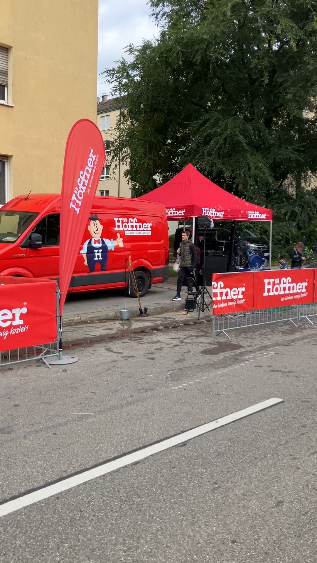 Nichts als Respekt vor den Läufern! | Möbel Höffner München